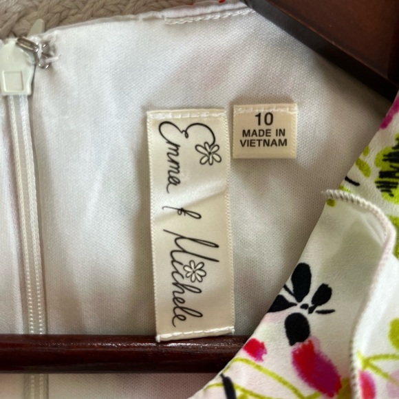 Emma & Michele Sleeveless Floral Neckline Ruffle Dress Women’s Size 10 - Picture 11 of 16